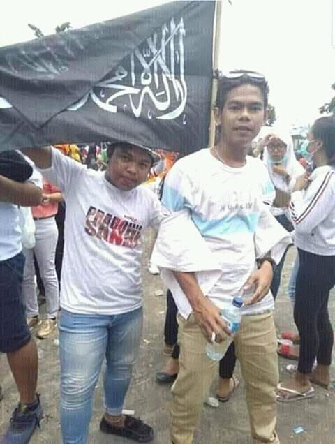 Peristiwa Pengibaran Bendera Lain Saat Kampanye Prabowo, Bawaslu; Sudah Ditindak