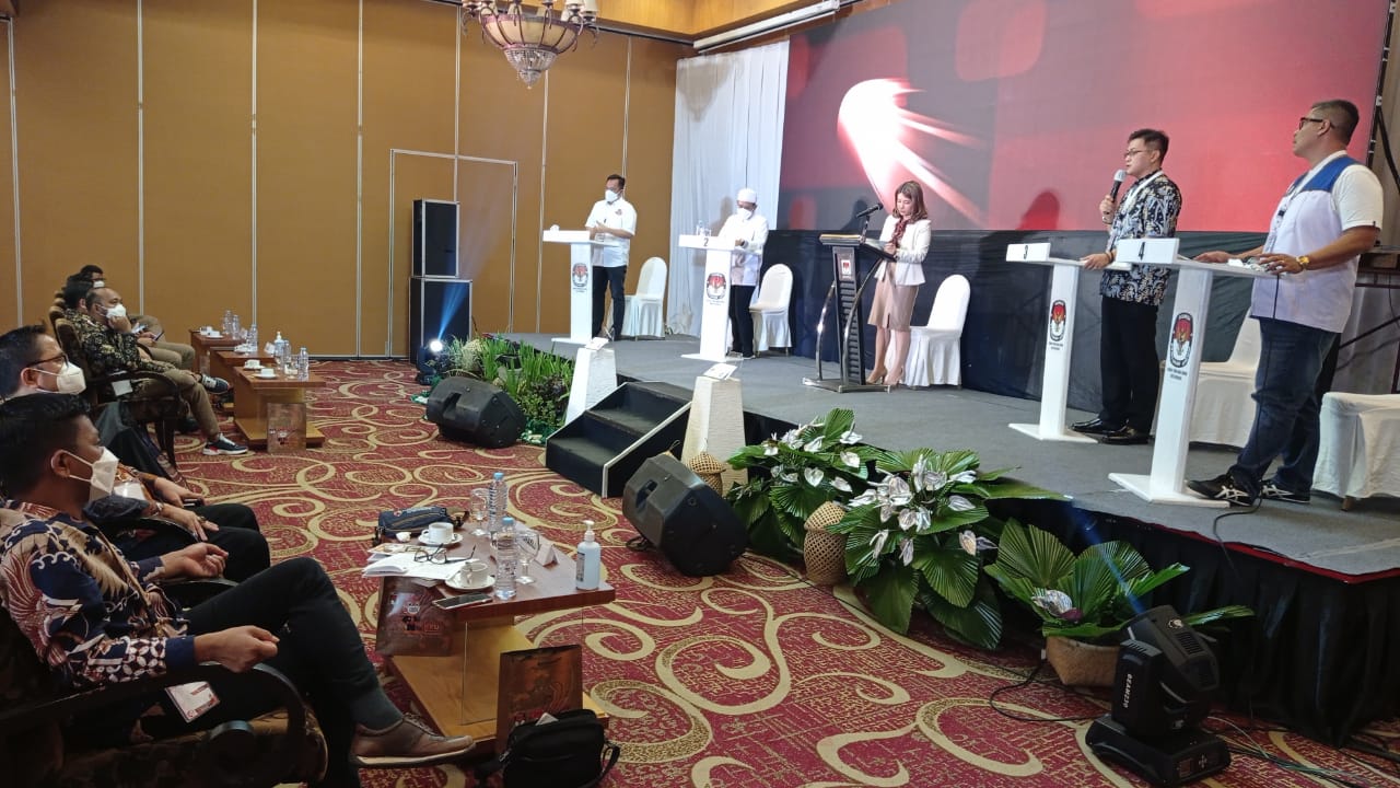 Catatan Bawaslu Manado Terkait Debat Calon Wawali, yang Digelar KPU