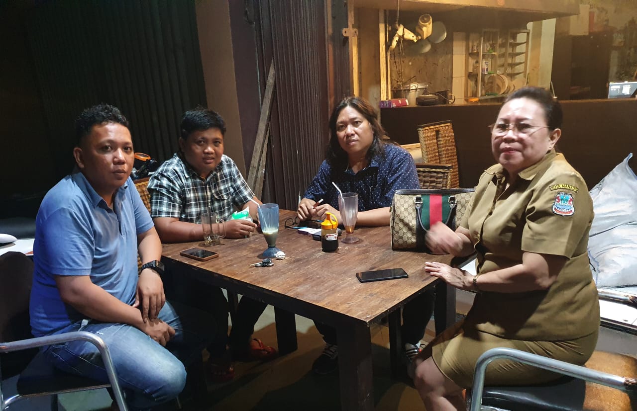 Pimpinan Panwaslu Kecamatan Sario melakukan pertemuan bersama