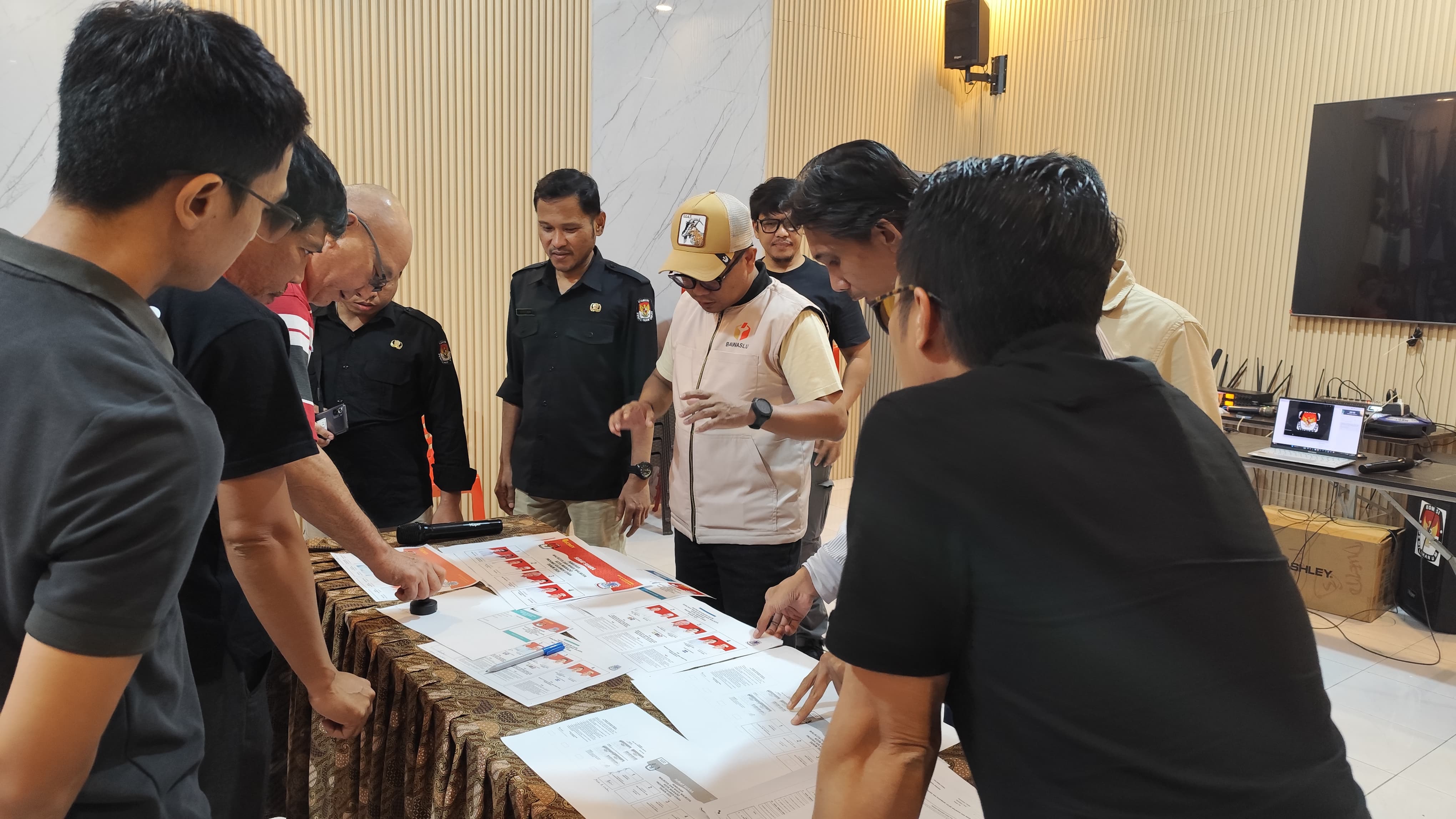 Suasana Pembahasan Pembahasan Specimen Design 