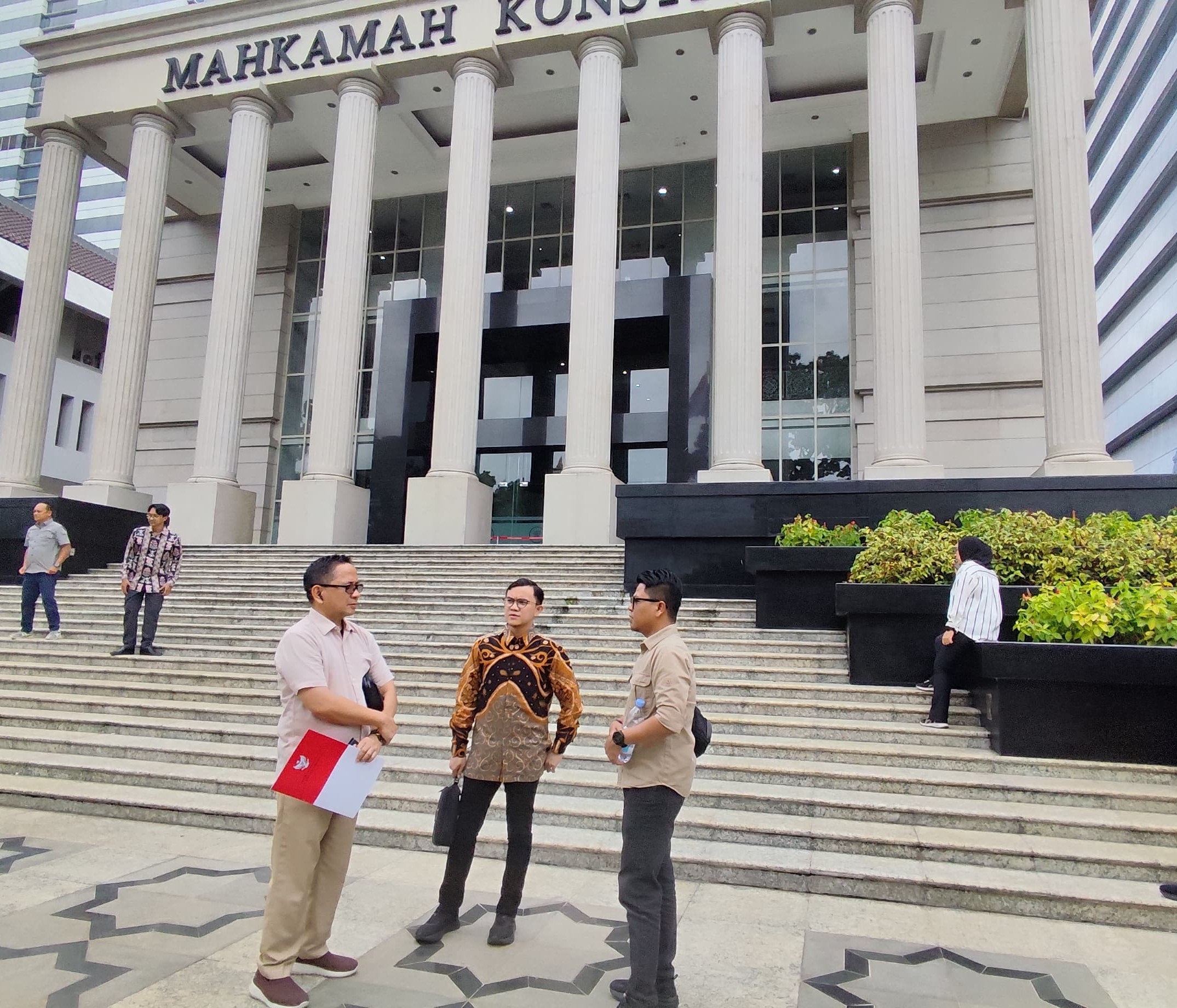 Ketua dan Anggota Bawaslu manado