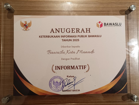 penghargaan yang diterima oleh Bawaslu Kota Manado